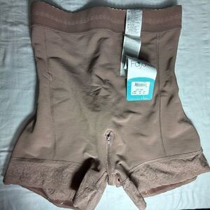 Shapewear brought directly from Colombia, small size, more or less XL.